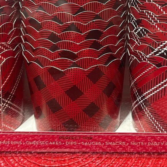 Simply Baked Baking Cups Red and Black 75 pieces NWT - Picture 3 of 5